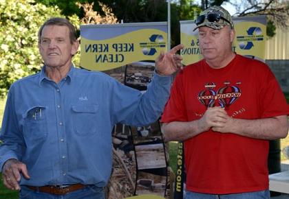 Supervisor Couch and Bob Hampton, local garbologist, thank clean-up volunteers at Veterans Park in Taft